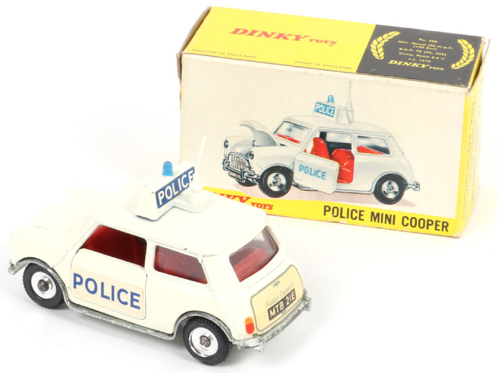 Lot 265 - DINKY TOYS (GB) (1)