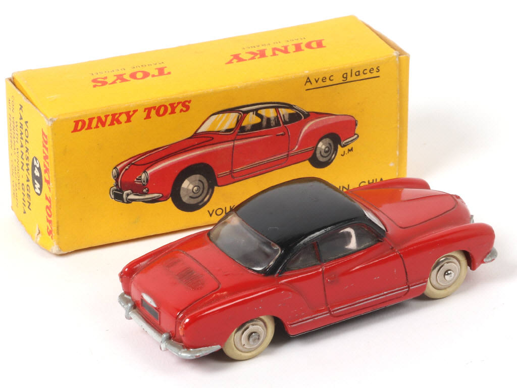 Lot 323 - DINKY TOYS (FRANCE) (1)