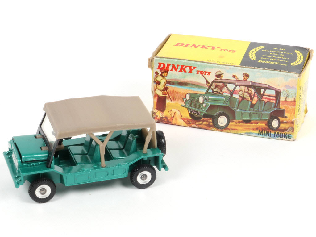 Lot 266 - DINKY TOYS (GB) (1)