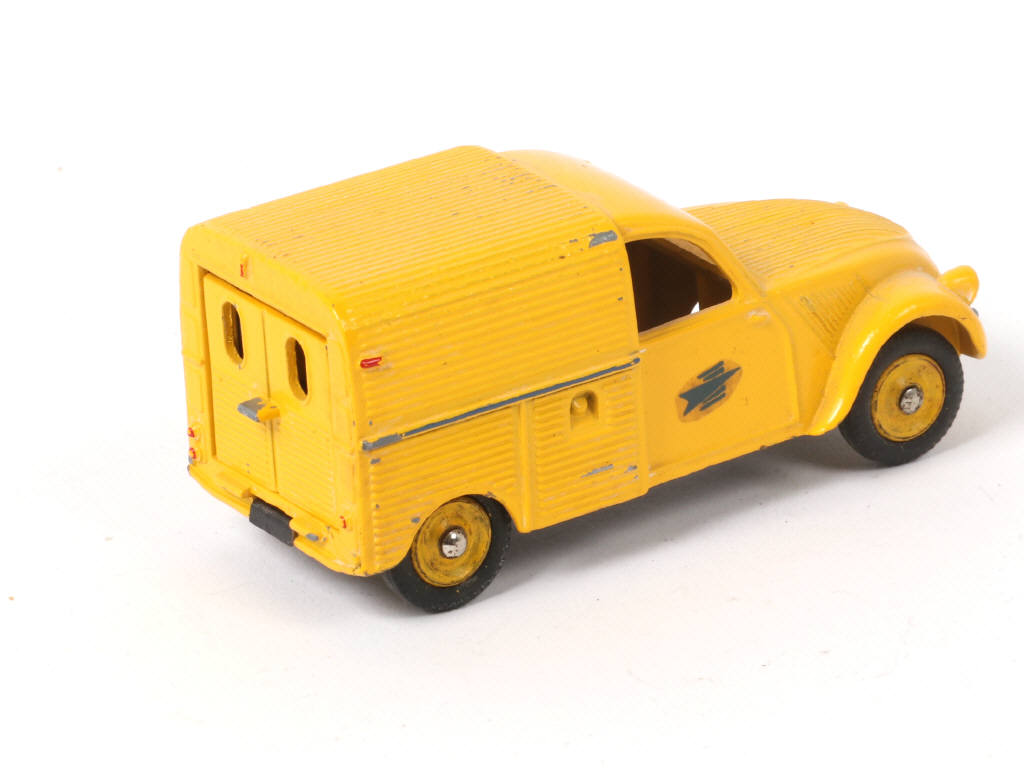 Lot 309 - DINKY TOYS (FRANCE) (1)