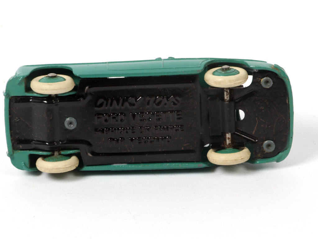 Lot 298 - DINKY TOYS (FRANCE) (1)