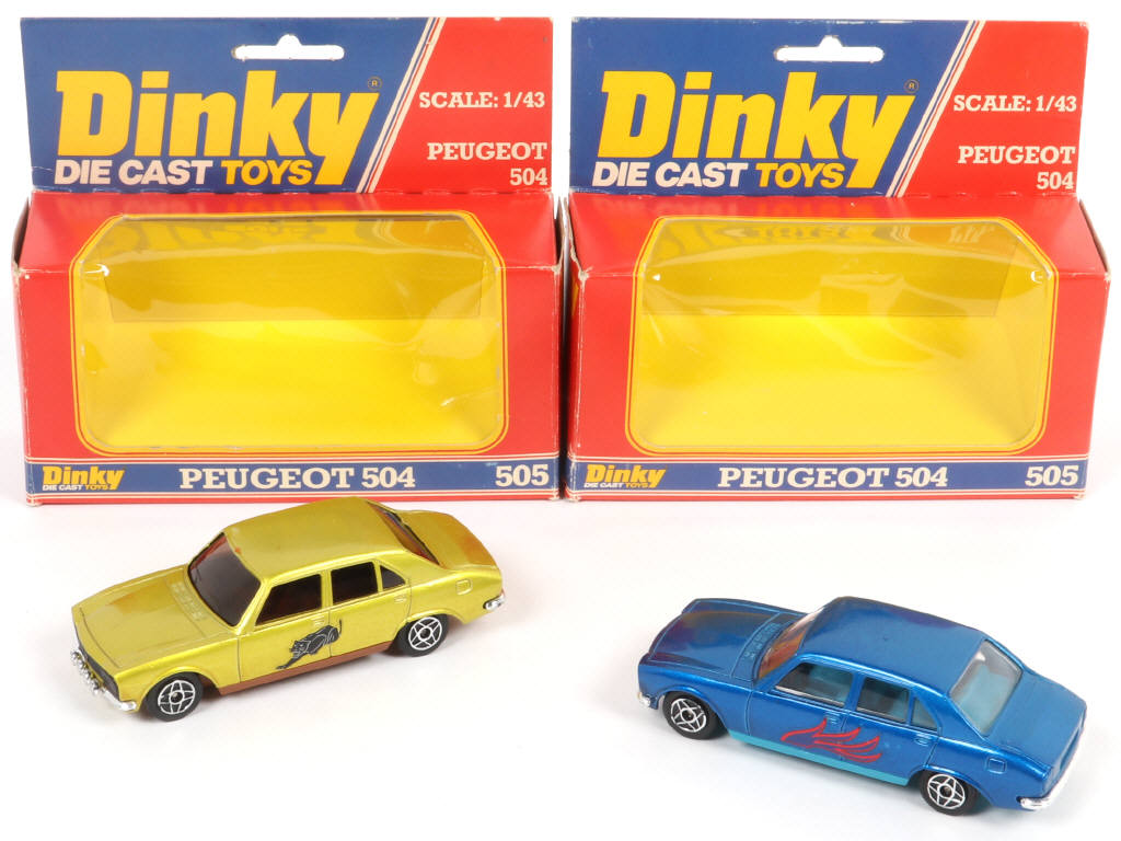 Lot 282 - DINKY TOYS (GB) (2)