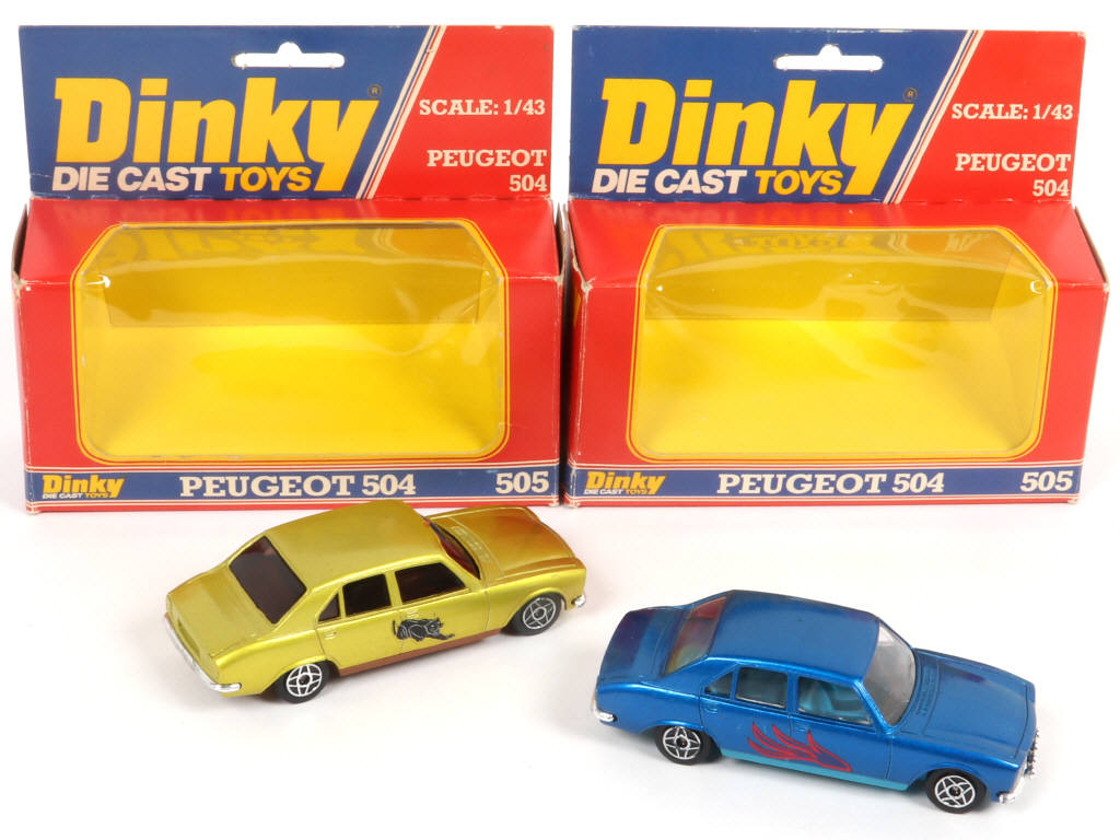 Lot 282 - DINKY TOYS (GB) (2)