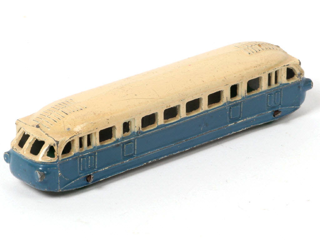 Lot 291 - DINKY TOYS (FRANCE) (1)