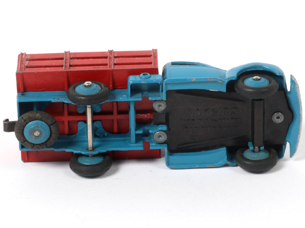 Lot 314 - DINKY TOYS (FRANCE) (1)