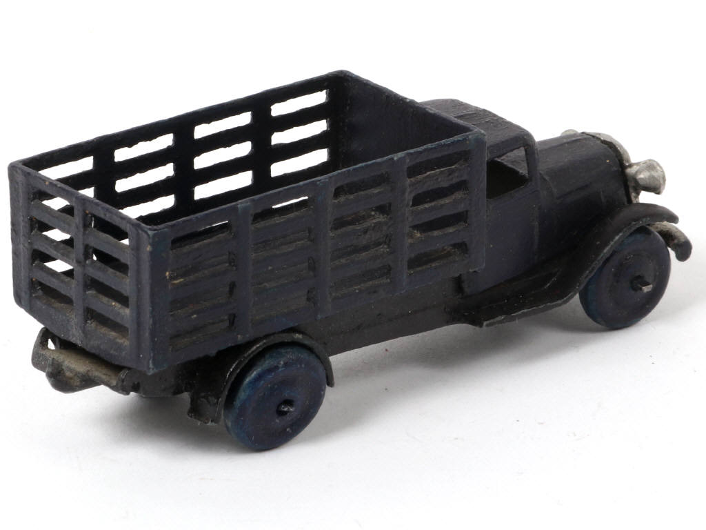 Lot 312 - DINKY TOYS (FRANCE) (1)