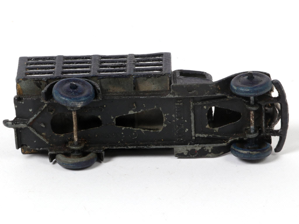 Lot 312 - DINKY TOYS (FRANCE) (1)
