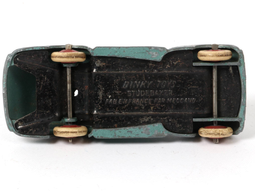 Lot 296 - DINKY TOYS (FRANCE) (1)