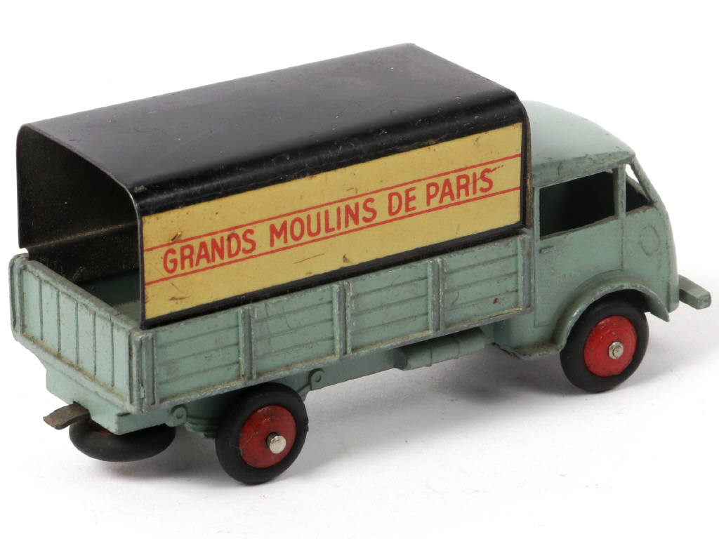 Lot 313 - DINKY TOYS (FRANCE) (1)