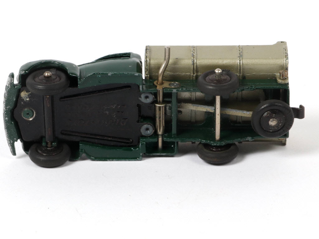 Lot 315 - DINKY TOYS (FRANCE) (1)