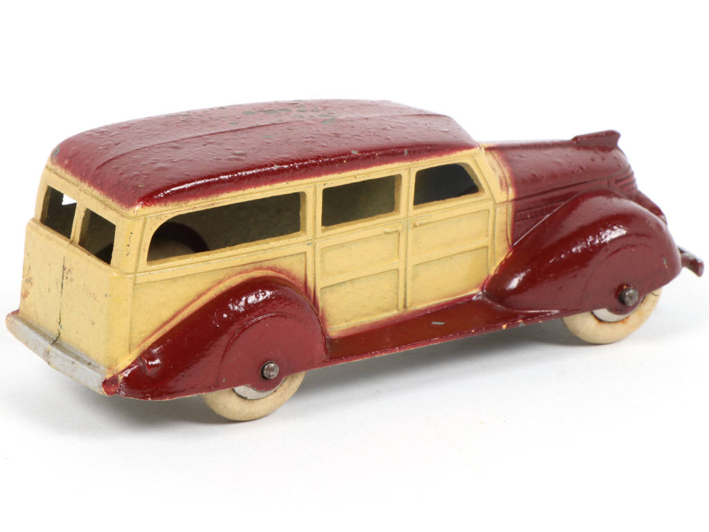 Lot 123 - TOOTSIETOY (USA) (1)