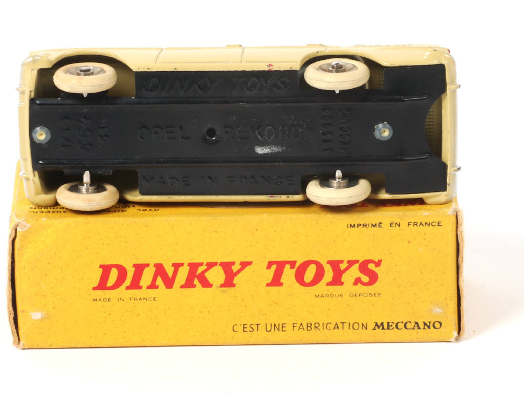 Lot 320 - DINKY TOYS (FRANCE) (1)