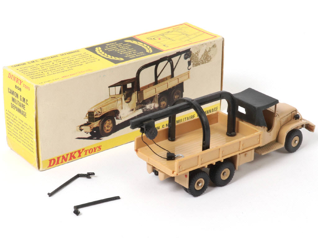 Lot 384 - DINKY TOYS (FRANCE) (1)
