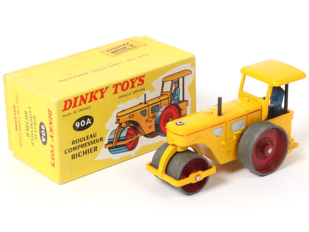 Lot 365 - DINKY TOYS (FRANCE) (1)