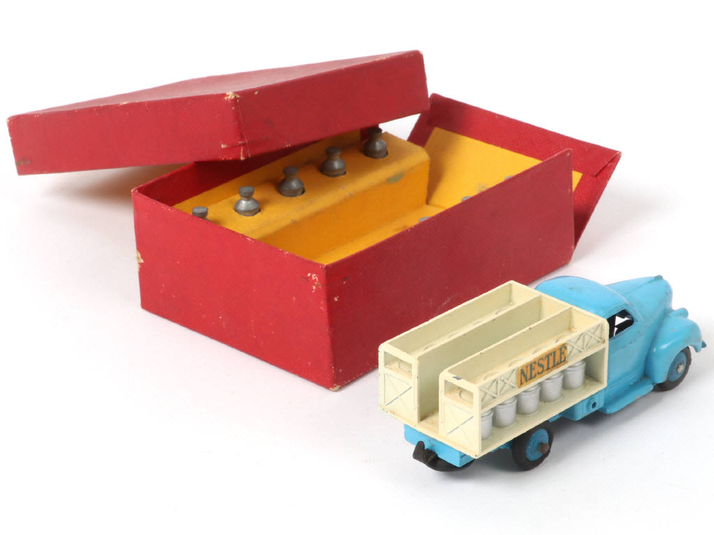 Lot 341 - DINKY TOYS (FRANCE) (1)