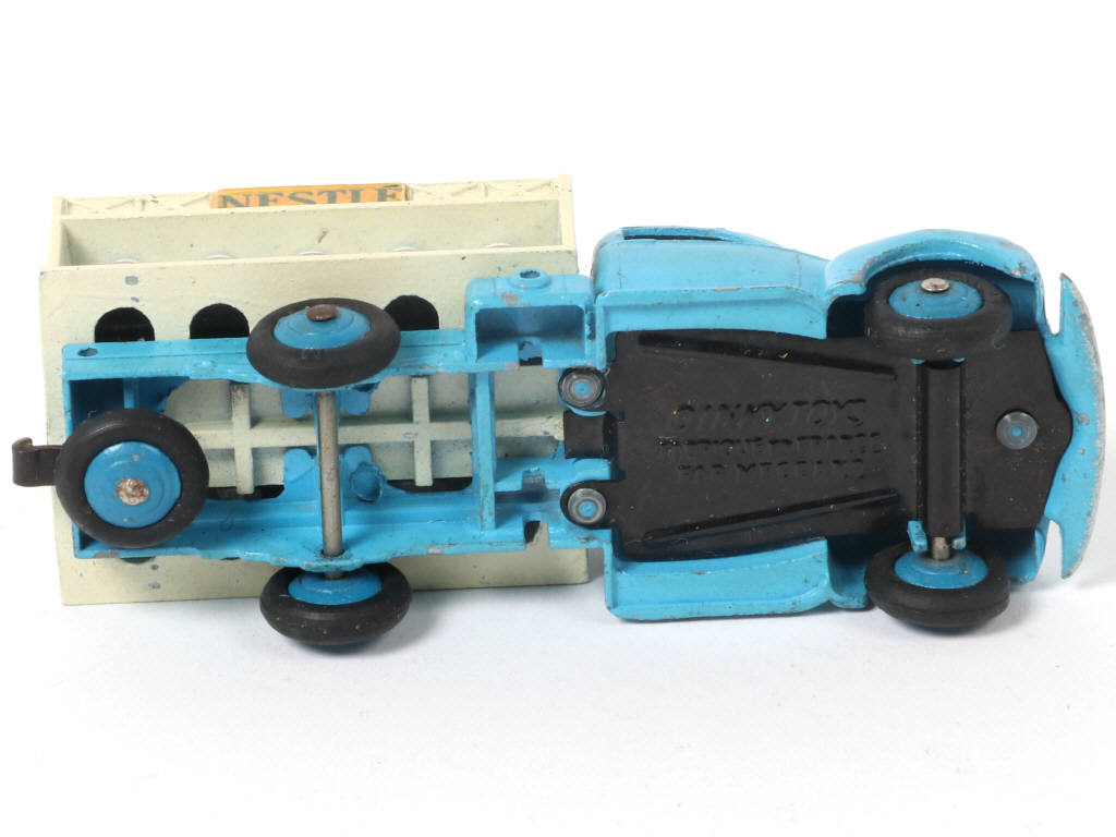 Lot 341 - DINKY TOYS (FRANCE) (1)