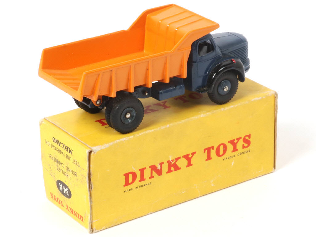 Lot 344 - DINKY TOYS (FRANCE) (1)