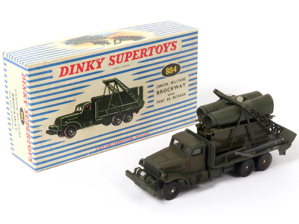 Lot 382 - DINKY TOYS (FRANCE) (1)