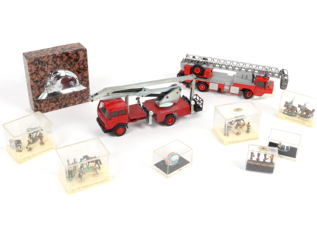 Lot 69 - DIVERS (10)