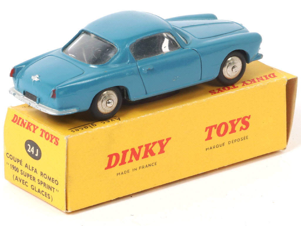 Lot 302 - DINKY TOYS (FRANCE) (1)