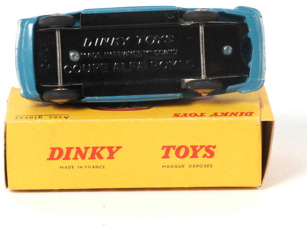 Lot 302 - DINKY TOYS (FRANCE) (1)