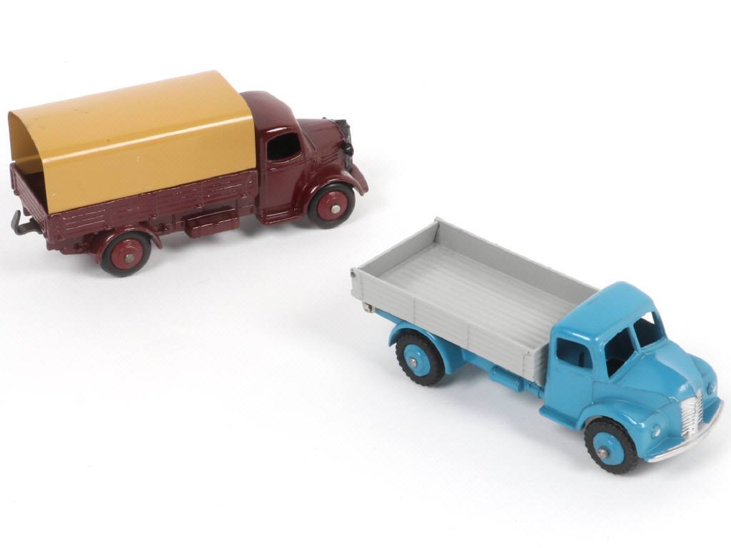 Lot 255 - DINKY TOYS (GB) (2)