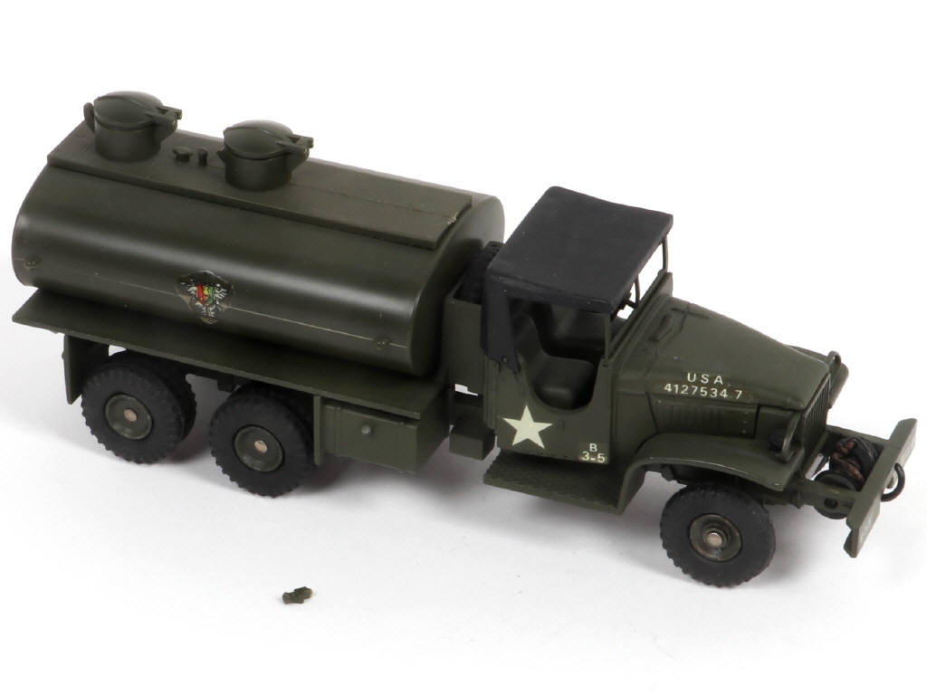 Lot 375 - DINKY TOYS (FRANCE) (1)