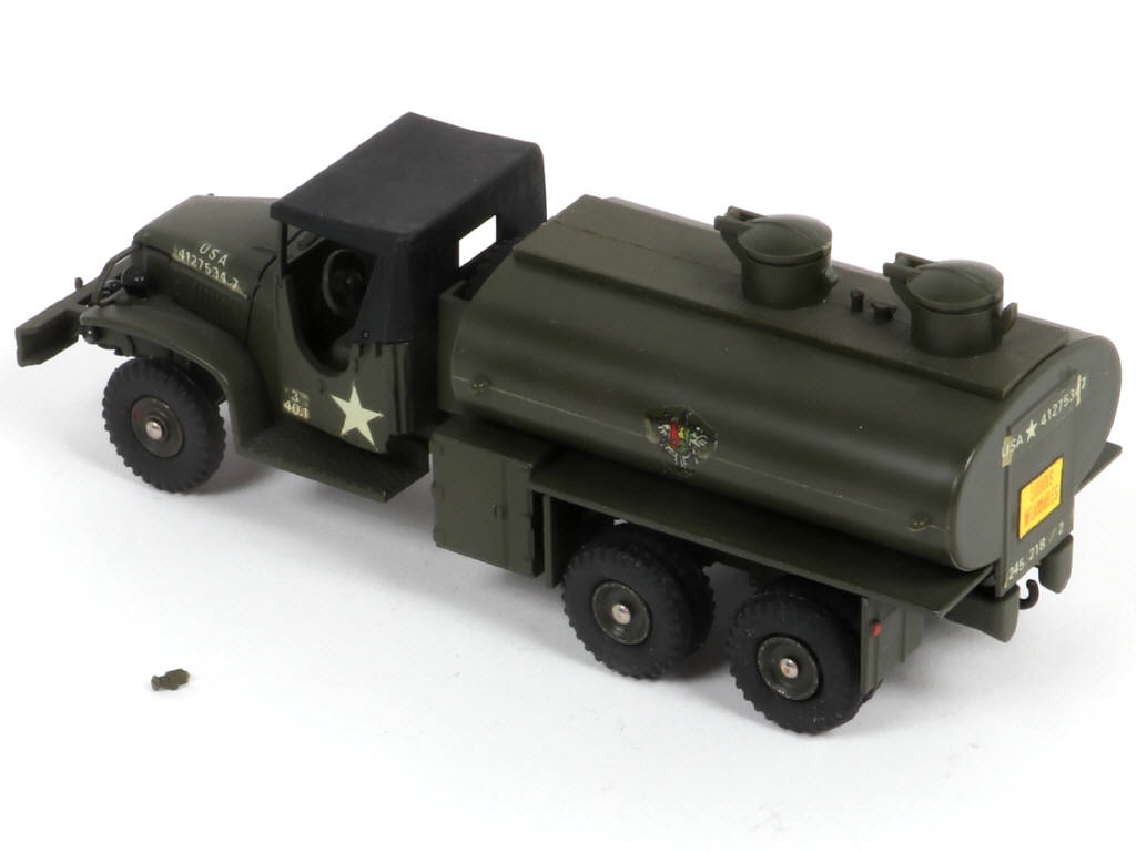 Lot 375 - DINKY TOYS (FRANCE) (1)