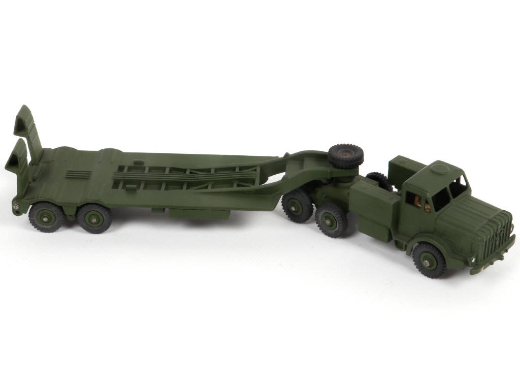Lot 228 - DINKY TOYS (GB) (1)