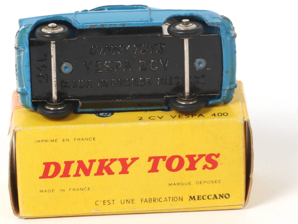 Lot 305 - DINKY TOYS (FRANCE) (1)