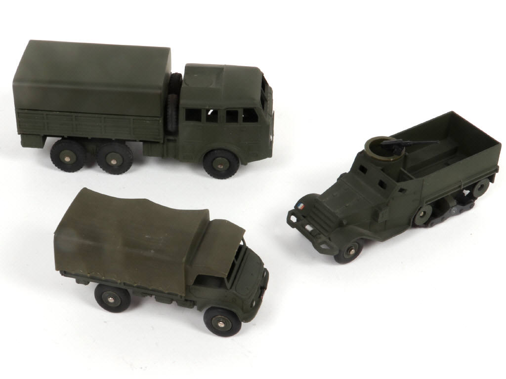 Lot 387 - DINKY TOYS (FRANCE) (3)