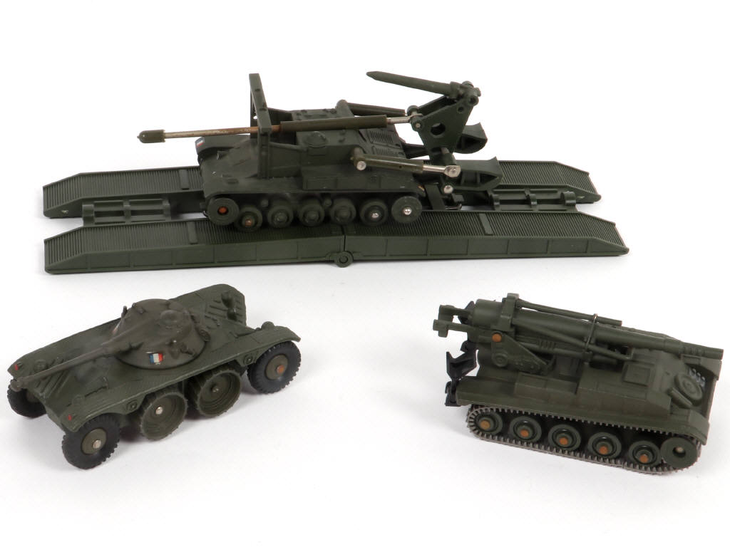Lot 388 - DINKY TOYS (FRANCE) (3)