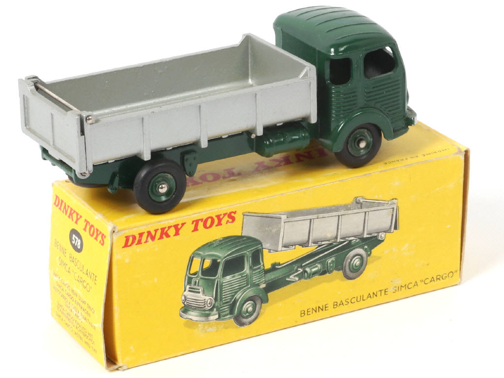 Lot 356 - DINKY TOYS (FRANCE) (1)