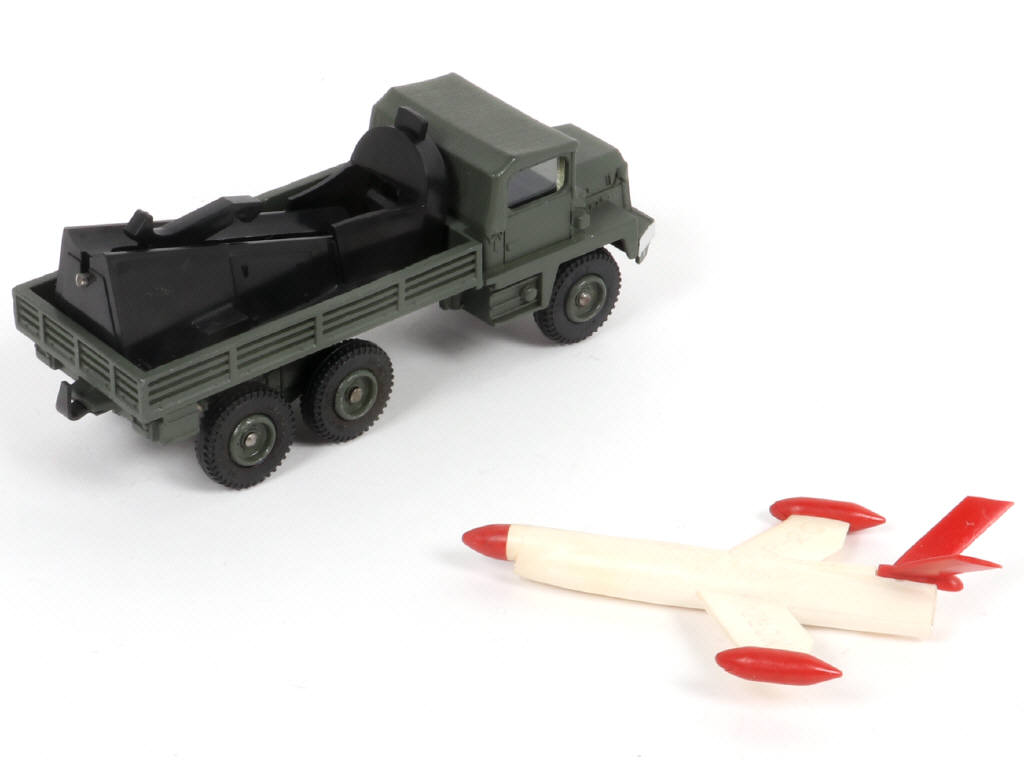 Lot 227 - DINKY TOYS (GB) (1)