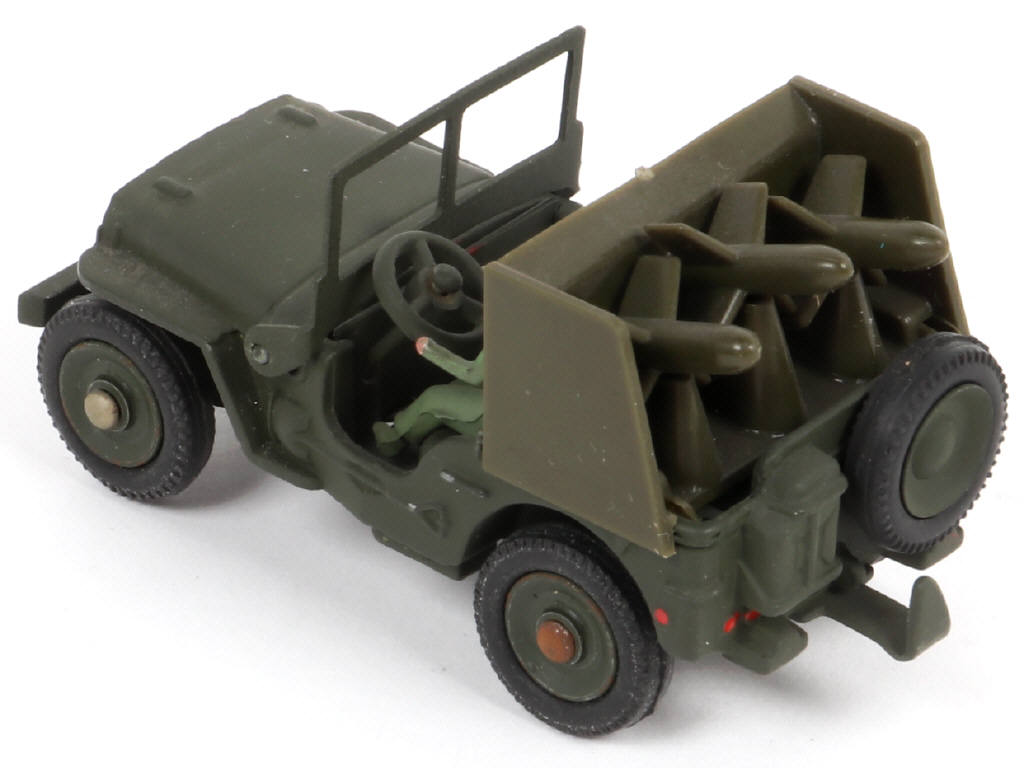 Lot 373 - DINKY TOYS (FRANCE) (1)