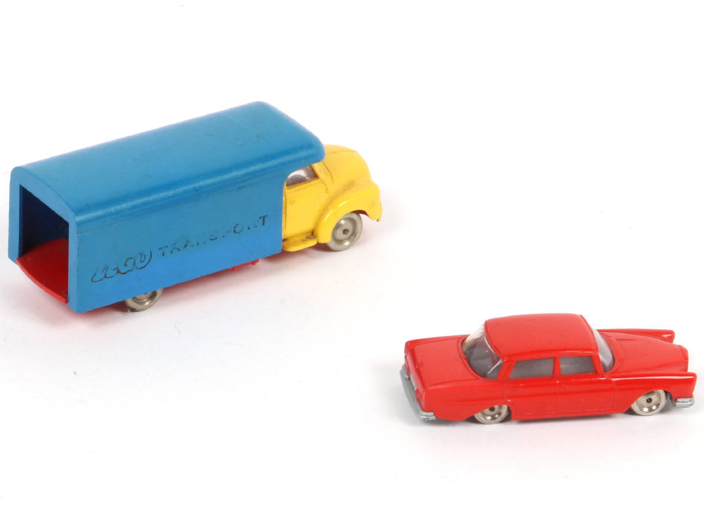 Lot 87 - LEGO (DANEMARK) (2)