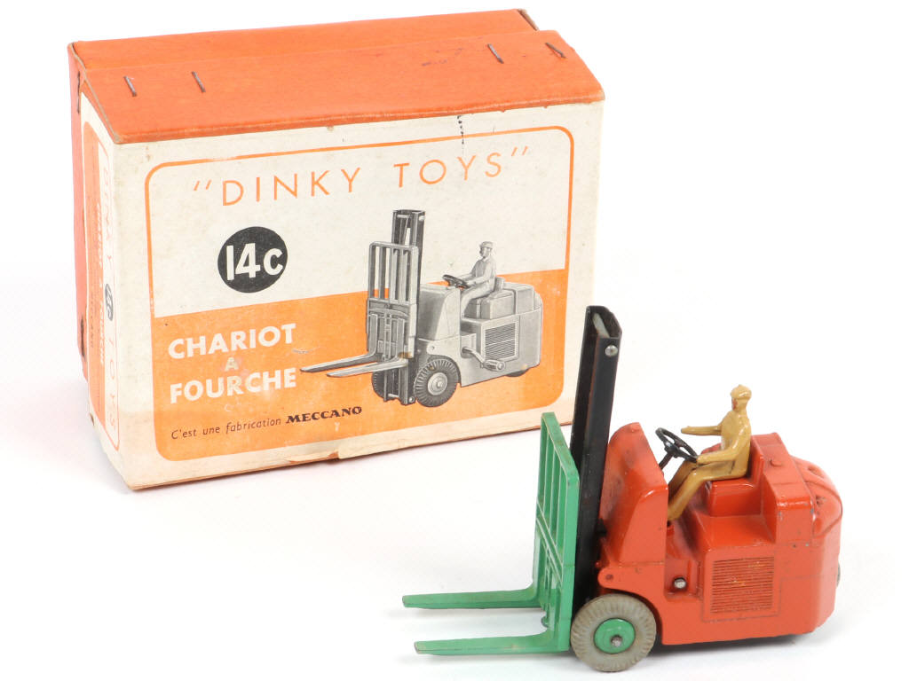 Lot 364 - DINKY TOYS (FRANCE) (1)