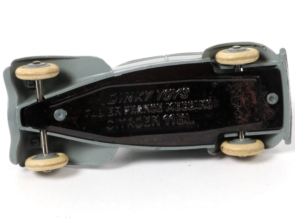 Lot 324 - DINKY TOYS (FRANCE) (1)