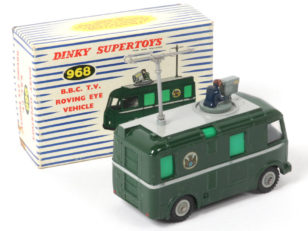 Lot 279 - DINKY TOYS (GB) (1)