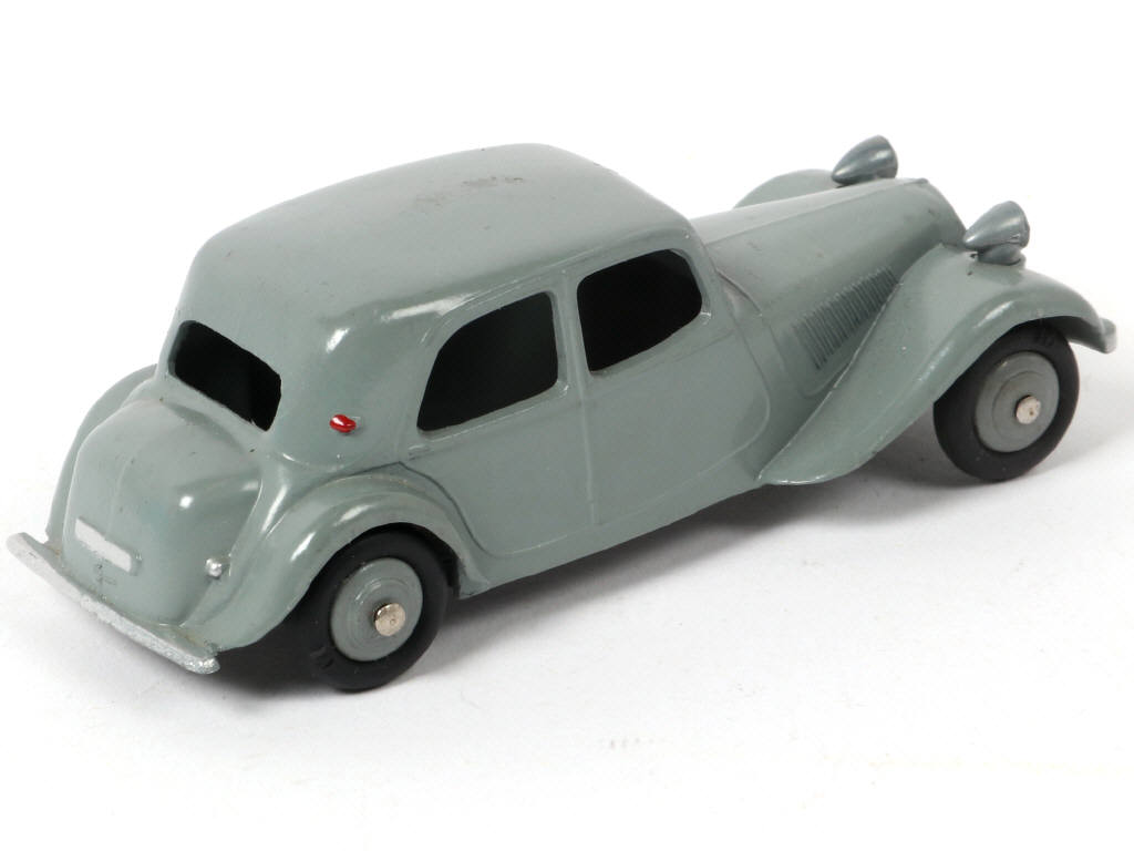 Lot 323 - DINKY TOYS (FRANCE) (1)