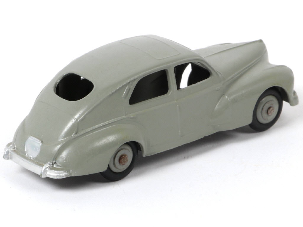 Lot 328 - DINKY TOYS (FRANCE) (1)