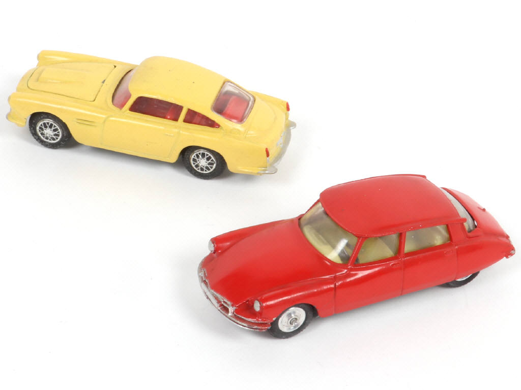 Lot 168 - CORGI TOYS (GB) (2)