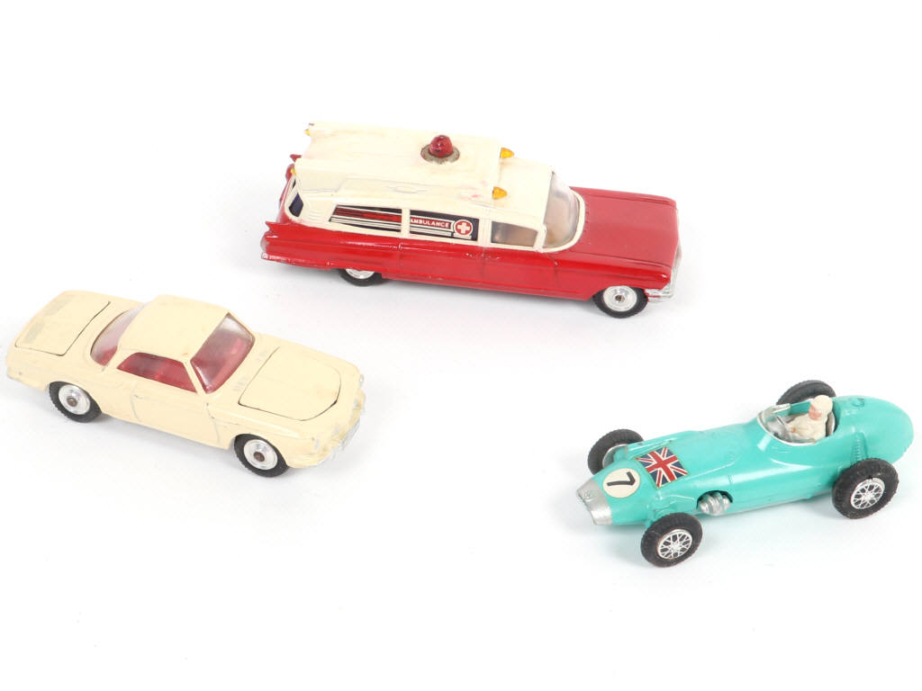 Lot 172 - CORGI TOYS (GB) (3)