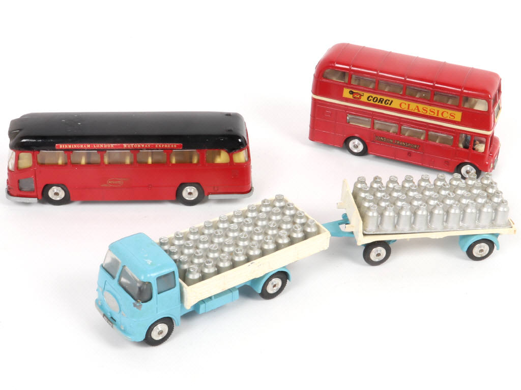 Lot 174 - CORGI TOYS (GB) (3)