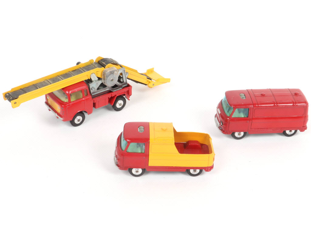 Lot 173 - CORGI TOYS (GB) (3)