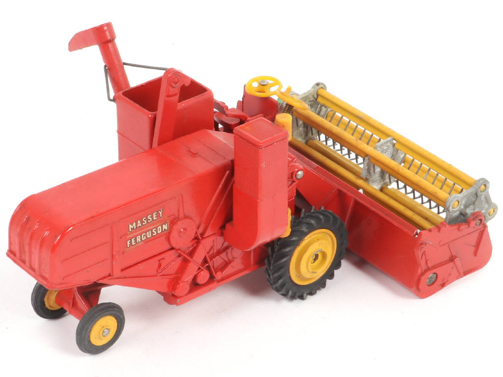 Lot 165 - CORGI TOYS (GB) (1)