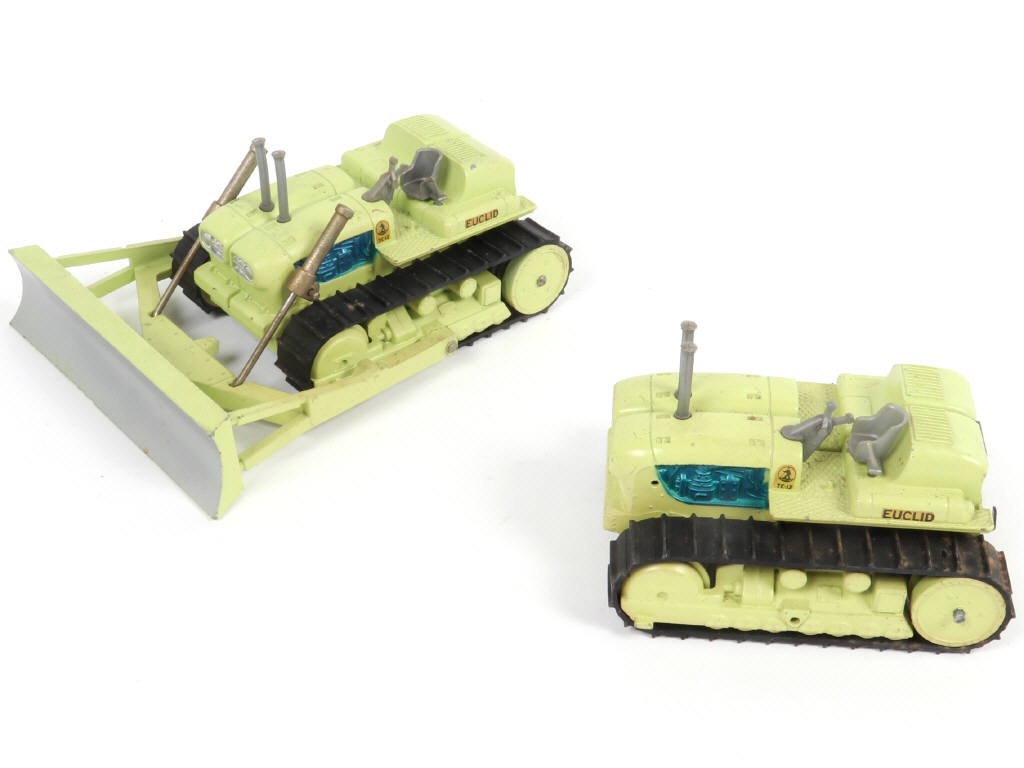 Lot 171 - CORGI TOYS (GB) (2)