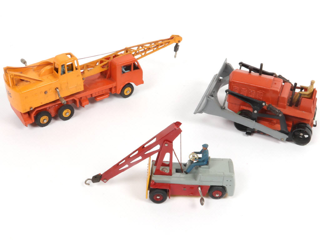 Lot 402 - DINKY TOYS (FRANCE) (3)