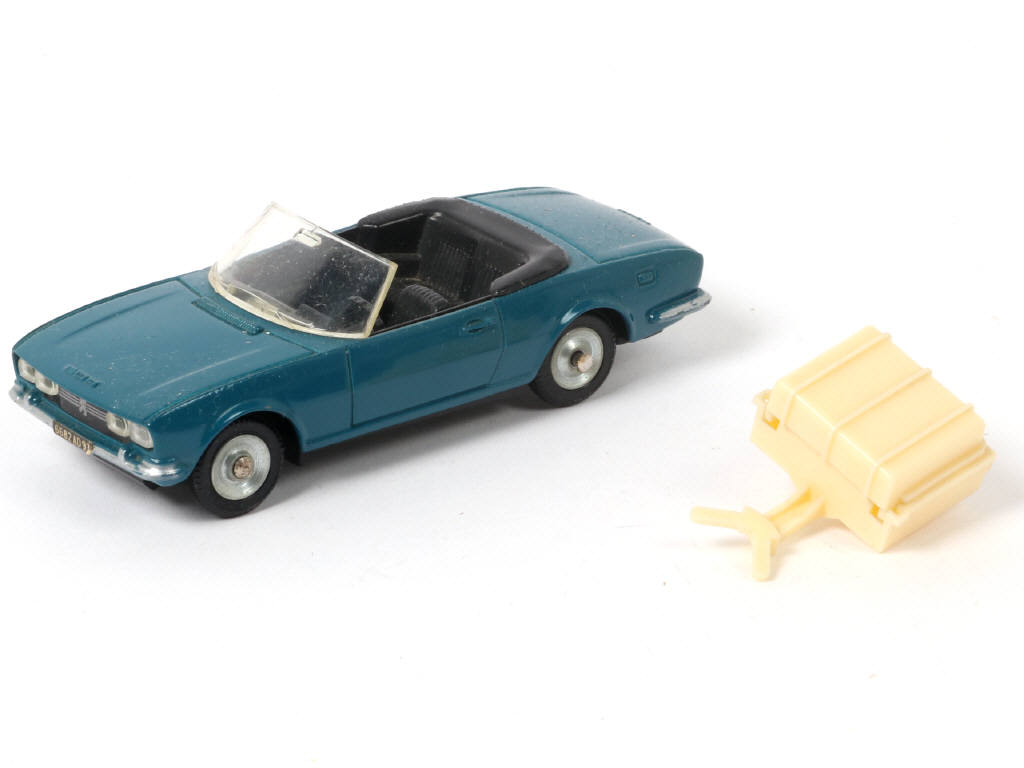 Lot 338 - DINKY TOYS (FRANCE) (2)