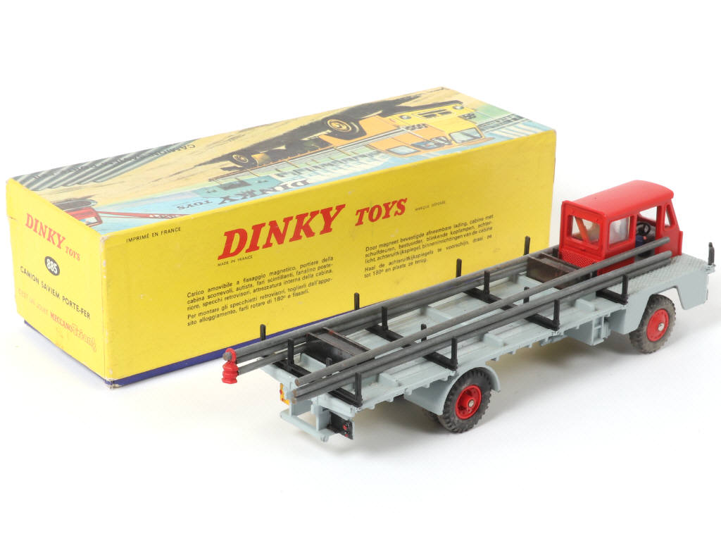 Lot 381 - DINKY TOYS (FRANCE) (1)